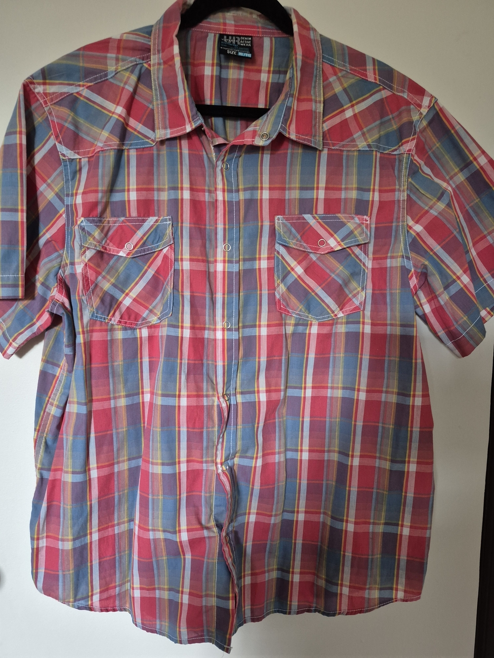 Plaid Short-Sleeve Button-Down Shirt in Red and Blue